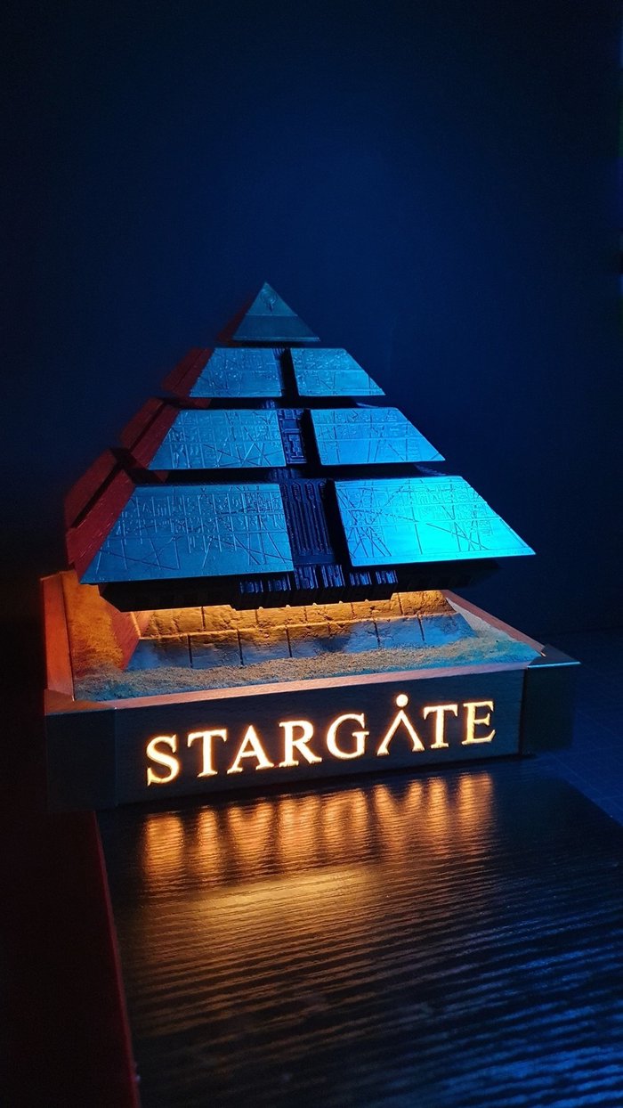 Stargate SG-1 Cheops-Klasse Raumschiff - Diorama